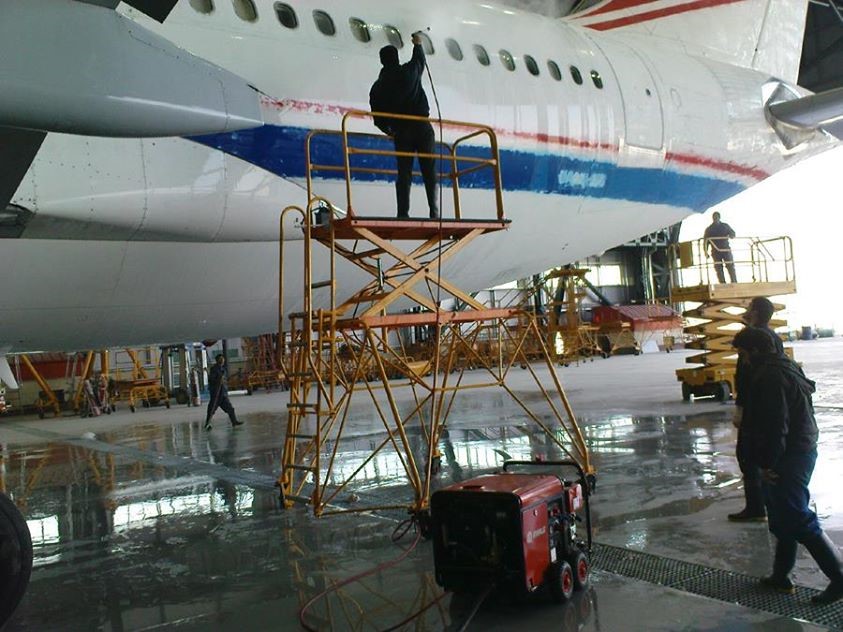 شستشوی هواپیما با واترجت صنعتی